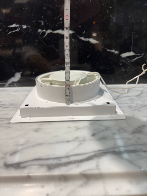 Диффузор на магнитах с вентилятором для потолков ТД100 черно-белый квадратный 100 мм